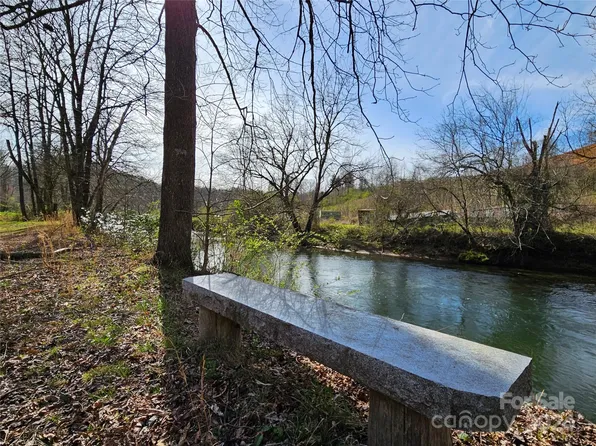 6021 Fairview Rd, Andrews, NC 28901