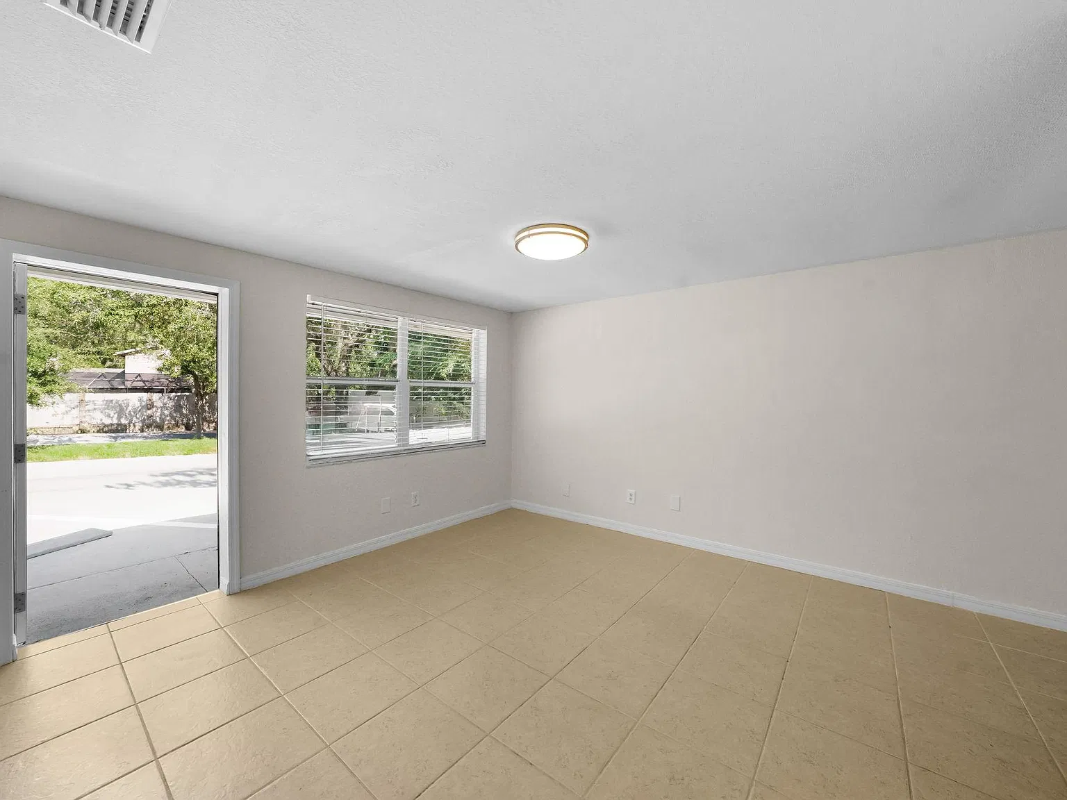 2 bed, 650 sqft, $1,525 — Photo 4