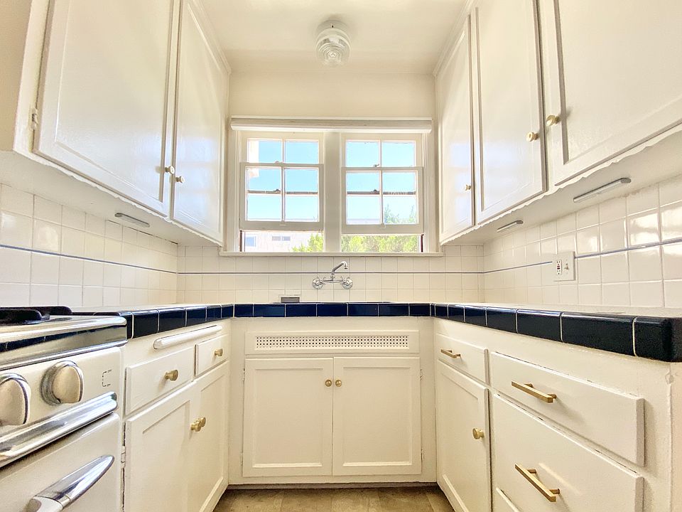 1st image of 1822 Colby Ave #8A