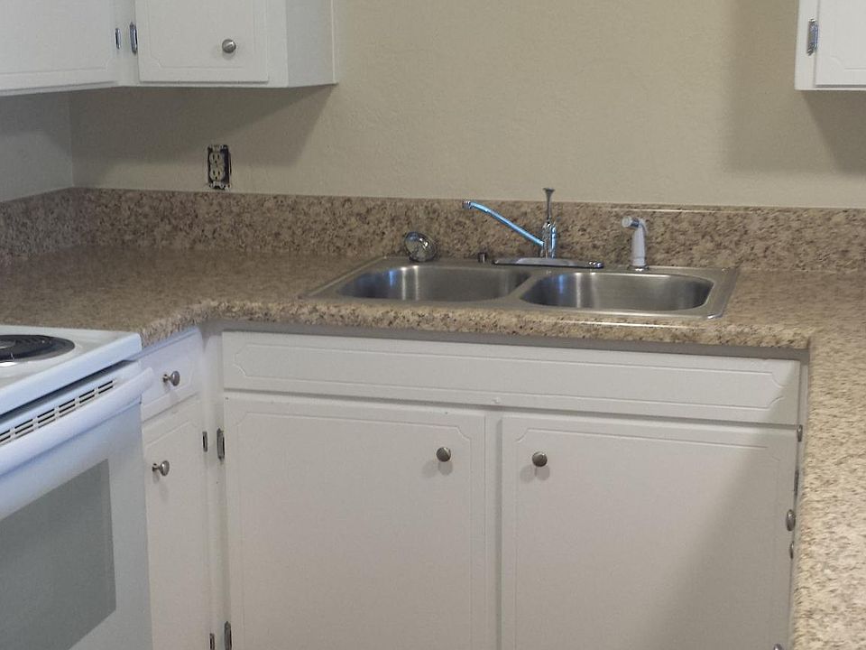 1st image of 2080 Siskiyou Blvd #9