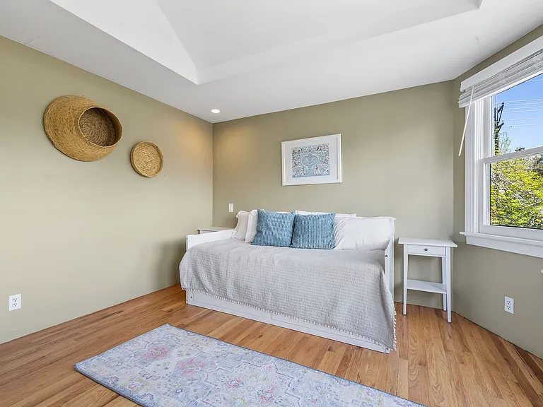 1813 Pine St #2 — Photo 12