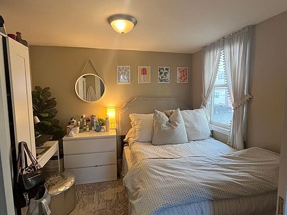 5th image of 317 Silver St APT 2