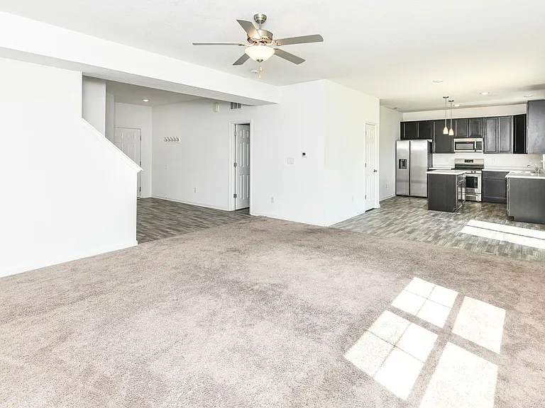 5051 Maywood Dr — Photo 14
