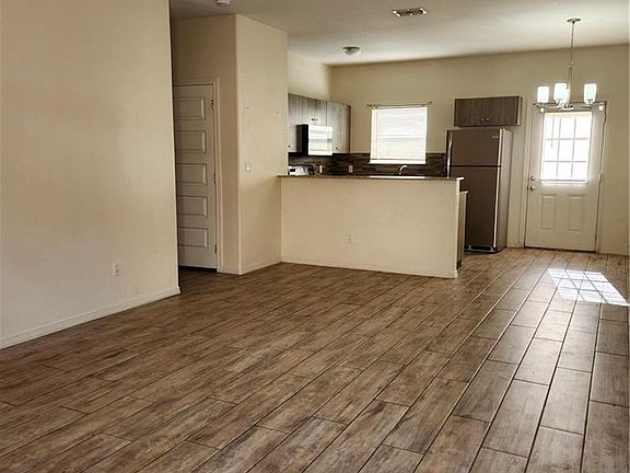2nd image of 4008 Hawthorne Ave APT 3