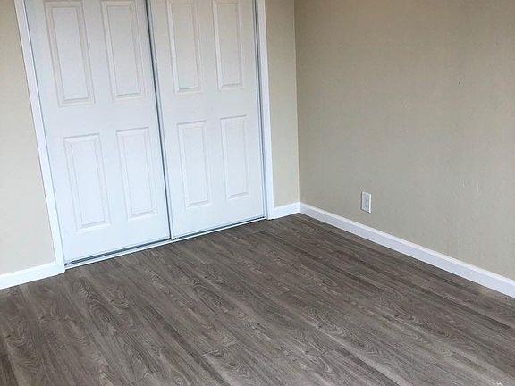 4th image of 38 3rd Ave APT 4