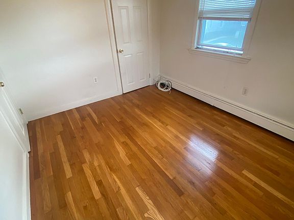 4th image of 18-24 Old Colony Ave