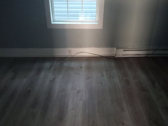 4th image of 1011 Queen St