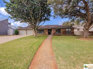 203 Woodglenn Dr, Victoria, TX 77904