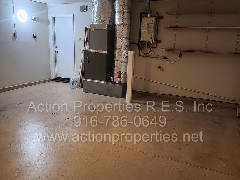1417 Hurlston Way — Photo 22