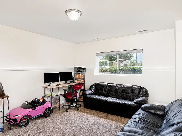15373 Sheffield Square Pkwy — Photo 15