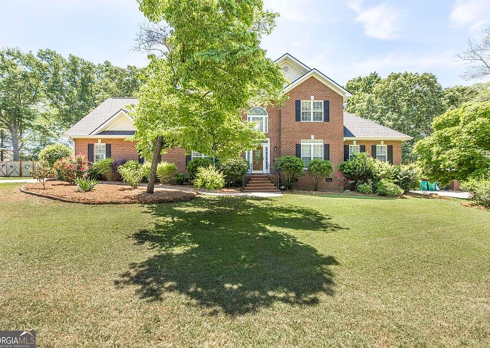 1st image of 121 Briarmoor Dr