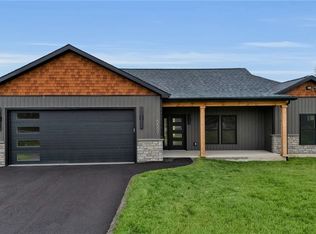 5597 Stone Rd, Lockport, NY 14094