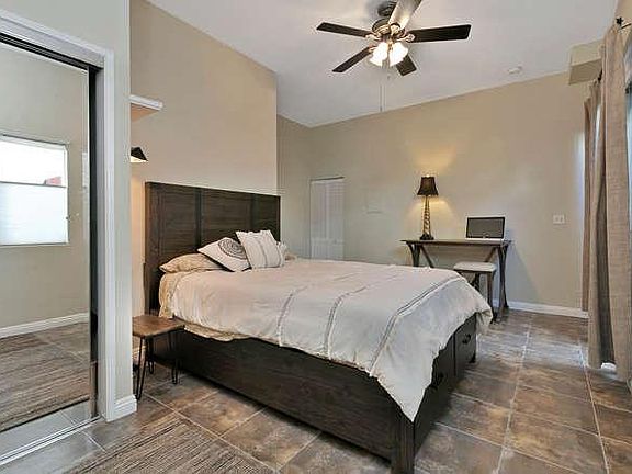 5th image of 983 Island Ave #9