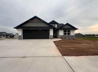 3280 Evening Star Dr, Green Bay, WI 54311