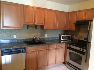 1036 Morning Glory Dr, Monroe Township, NJ 08831
