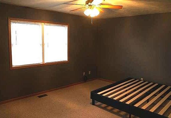 5th image of 8A Dawson Cir