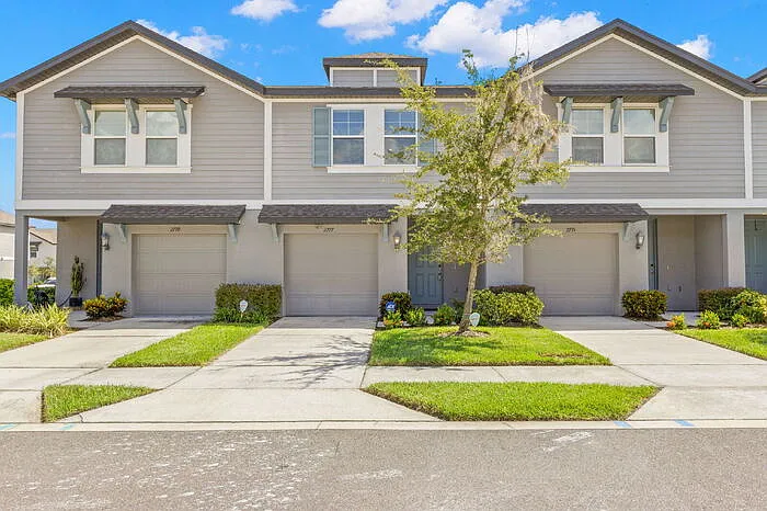 3 bed, 2.5 bath, 1525 sqft, $2,300 — Photo 1