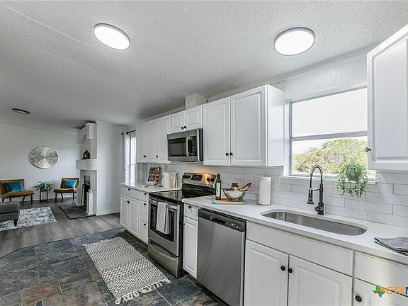 5th image of 178 Sidewinder St