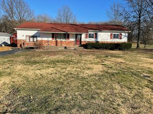 1190 Greenhill Rd, Eldorado, IL 62930