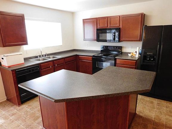 3rd image of 120 Bellevue Dr