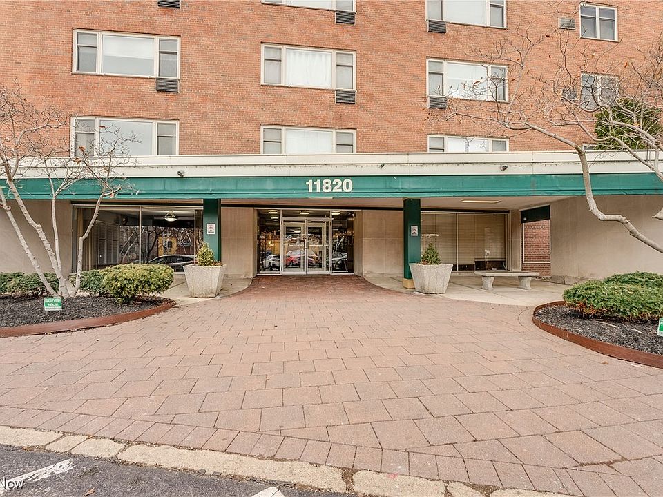 1st image of 11820 Edgewater Dr APT 419