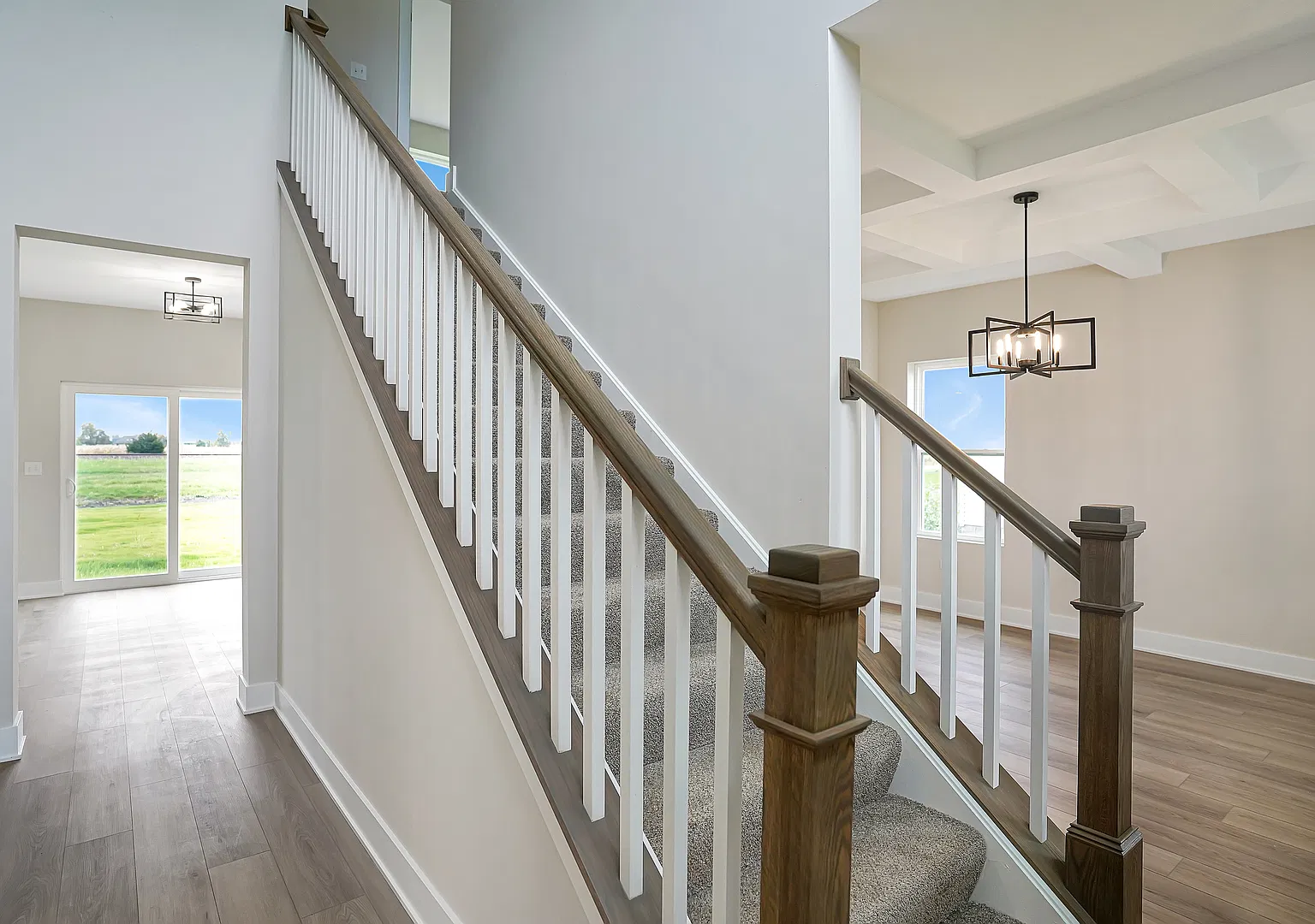 4 bed, 2.5 bath, 2300 sqft, $3,500 — Photo 3