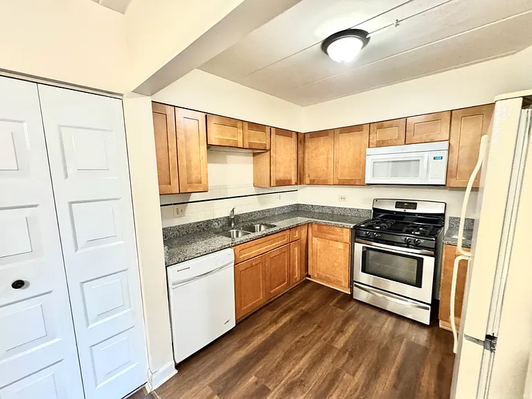 264 E Bailey Rd #C — Photo 7