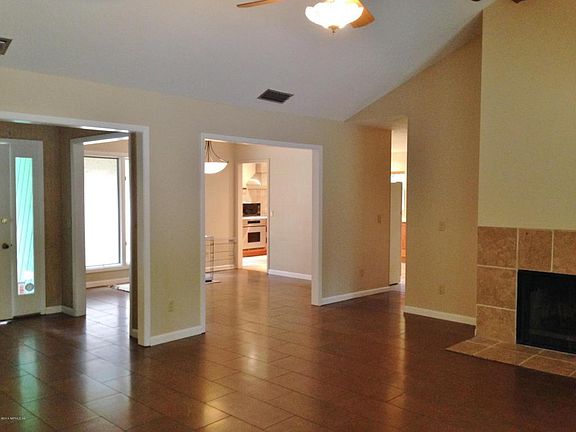 3rd image of 1442 Cricket Hollow Ln