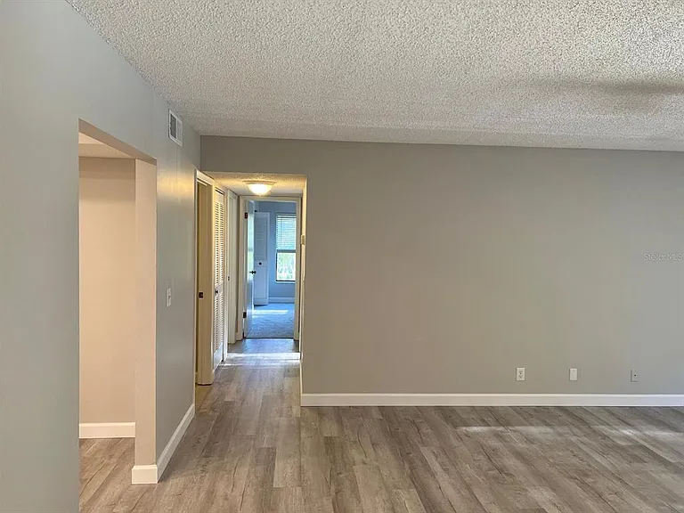 1324 S Pine Ridge Cir #D2 — Photo 8