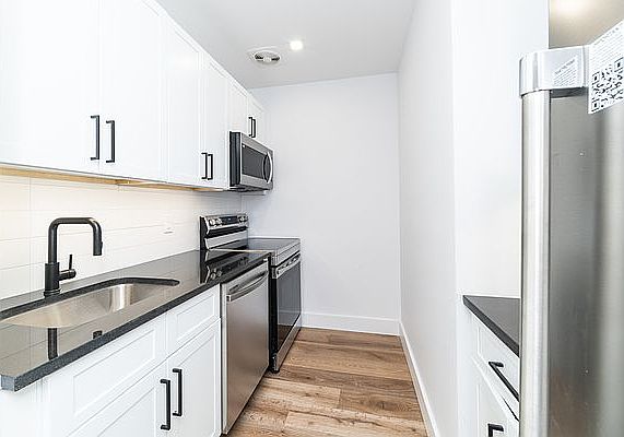 5th image of 311 Franklin Ave APT 6A