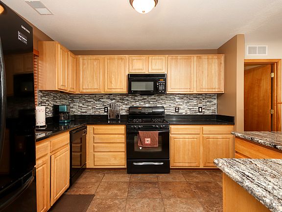 5th image of 309 Marigold Cir