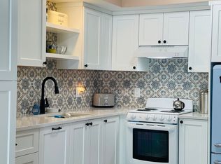 297 College St APT C-5, Burlington, VT 05401