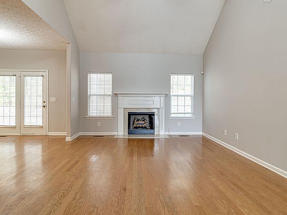 4th image of 1800 Woodland Pointe Dr