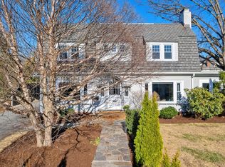 12 Sunset Ter, West Hartford, CT 06107
