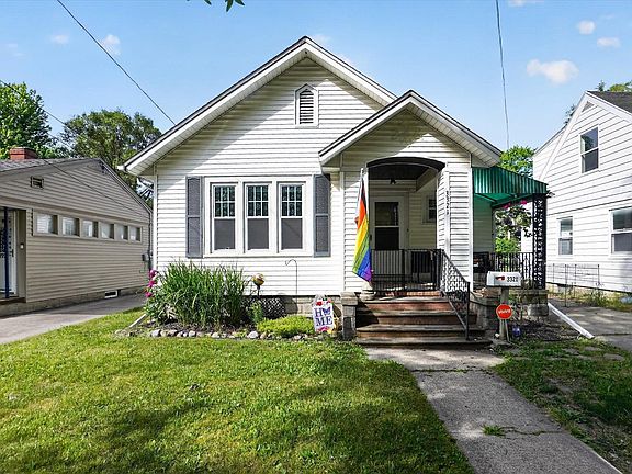 3rd image of 3321 Court St