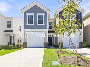 319 Livesey Ln, Gilbert, SC 29054