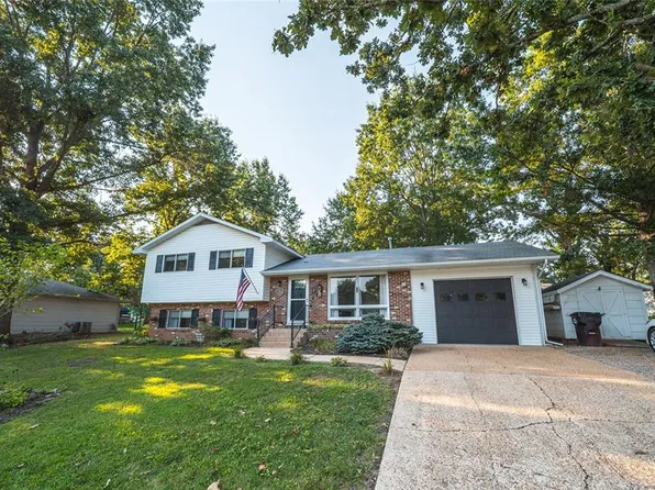 532 E James Blvd, Saint James, MO 65559