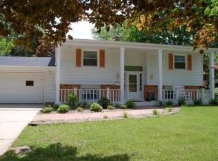 1517 W Oak St, West Bend, WI 53095