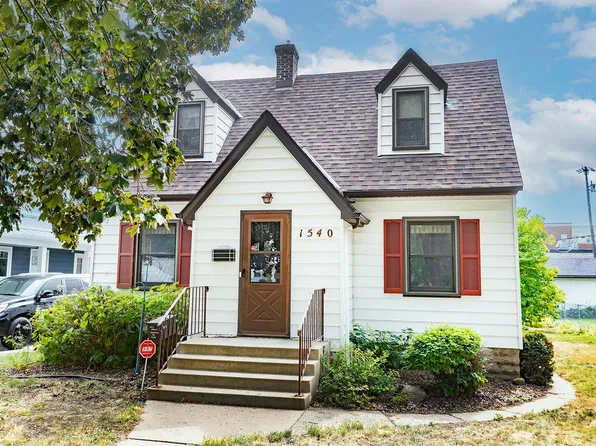 1540 Crawford Ave, Falcon Heights, MN 55113