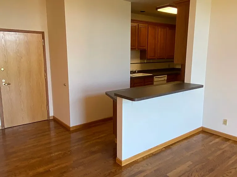 2417 N. Western — Photo 7