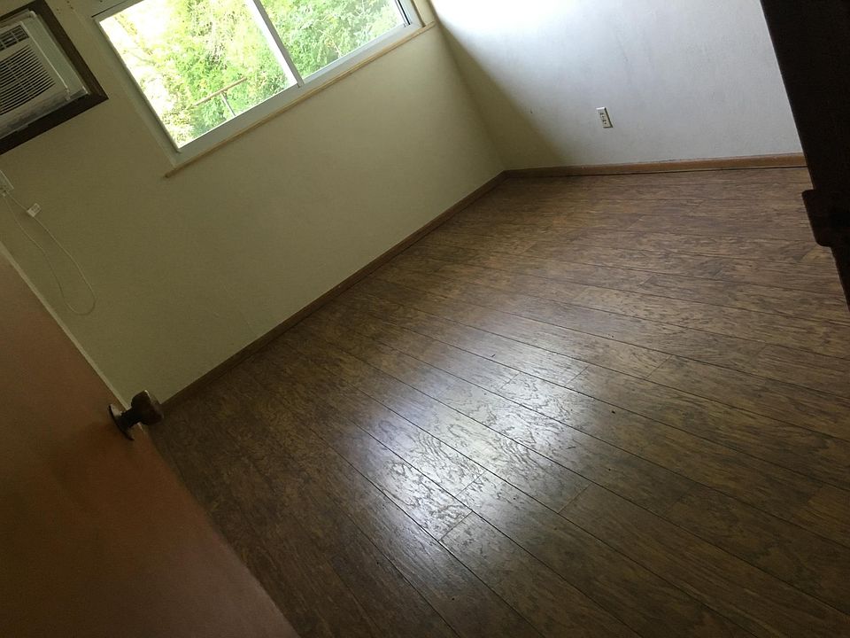 2nd image of 1700 W McCord St APT C