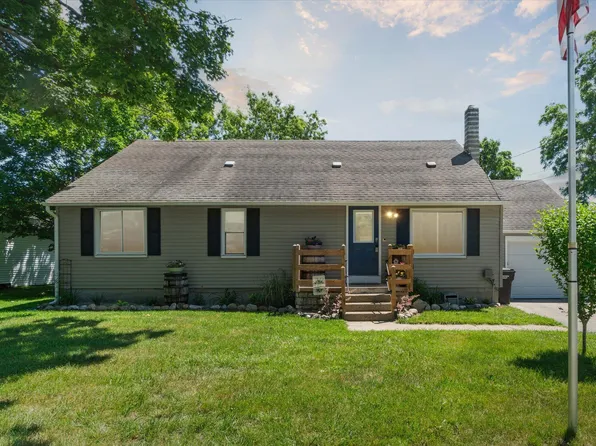 74 N Park St, Cedar Springs, MI 49319