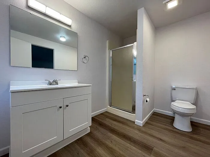 3 bed, 2.0 bath, 1800 sqft, $3,100 — Photo 3