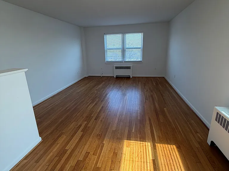 Premier Apartments — Photo 16