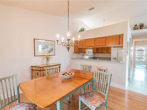 5th image of 2749 Countryside Blvd APT 17