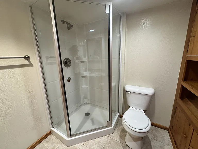 516 W Olive St — Photo 4