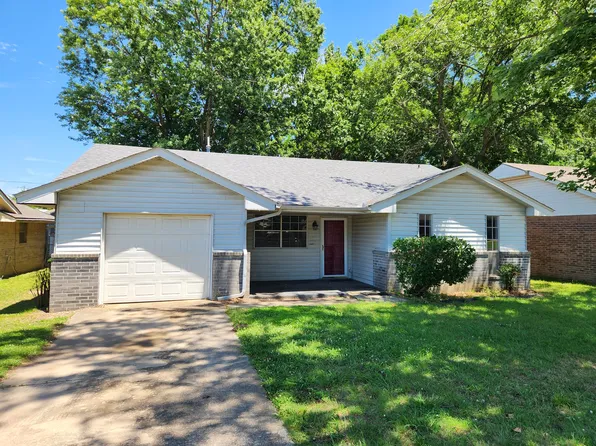 924 Crestview St, Ada, OK 74820