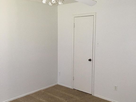 5th image of 814 Little Creek Dr