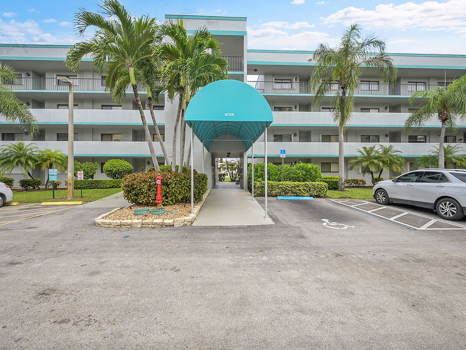 4725 Lucerne Lakes Boulevard E #411