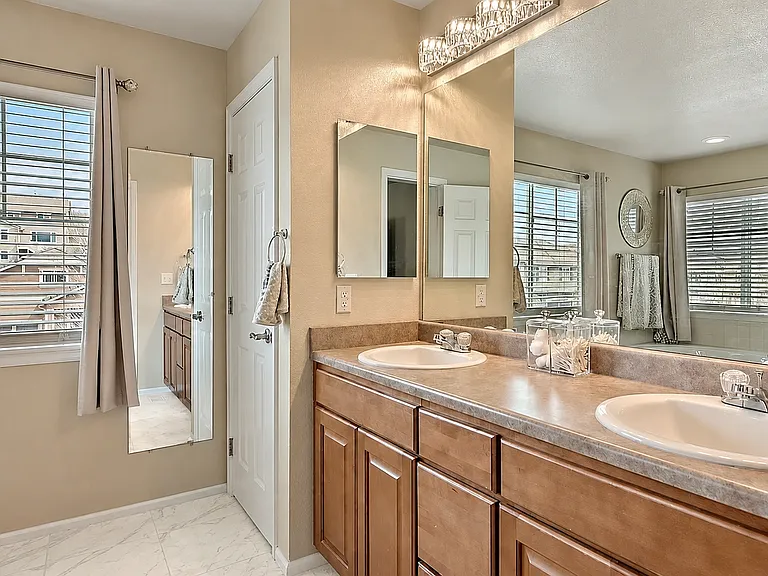 2143 Broadleaf Loop — Photo 12